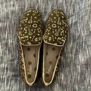 Boden Elsie suede embroidered green gold loafer size 7.5